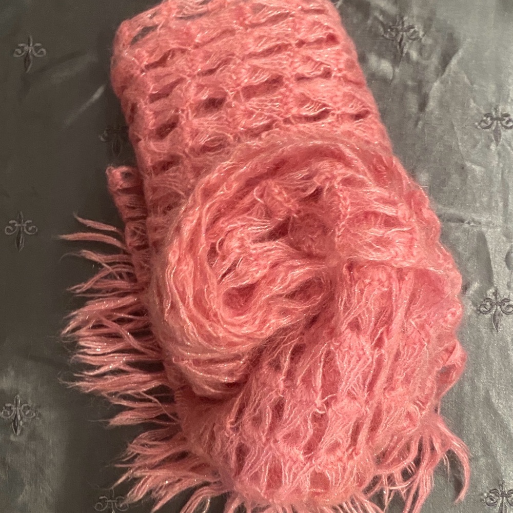 Vintage Fringed Crocheted Salmon Pink Scarf or Wrap - Picture 3 of 5